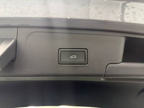 Used 2021 Volkswagen Atlas Cross Sport SE w/ Panoramic Sunroof Package image 20