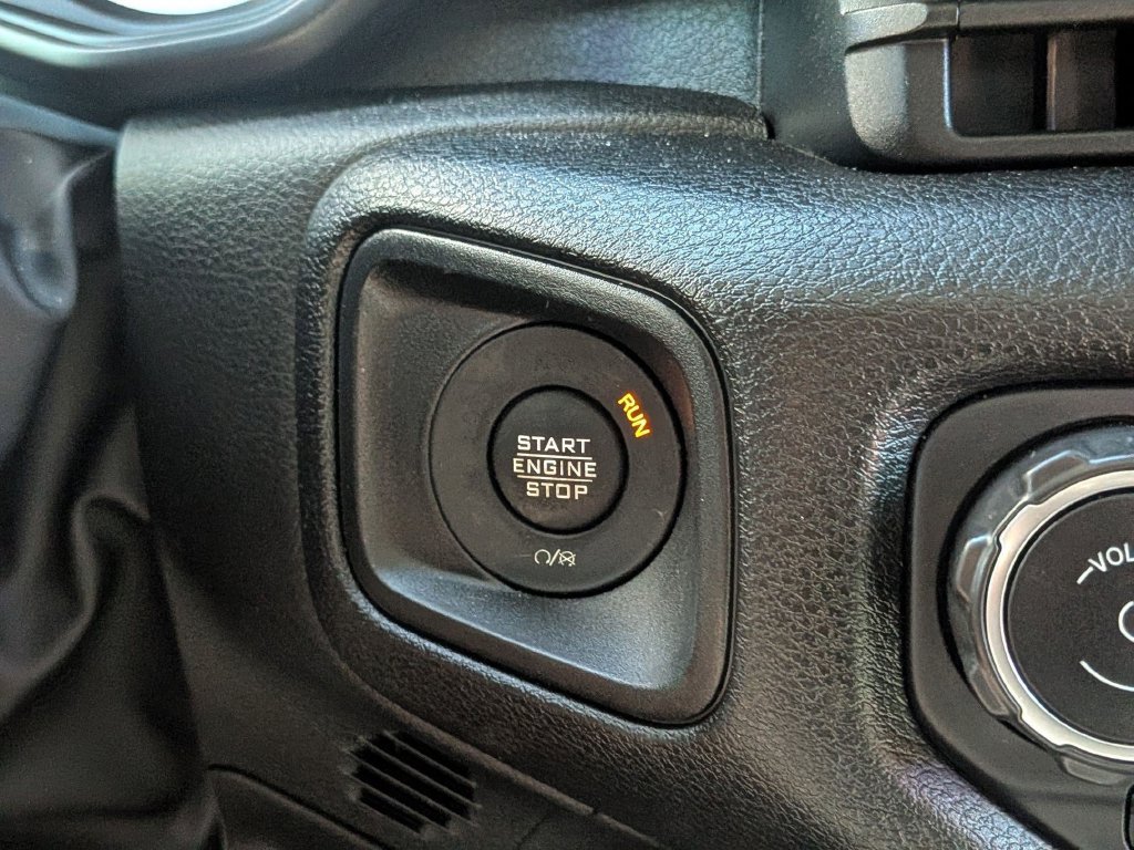 Used 2024 Jeep Wrangler Unlimited AWD/4WD image 28