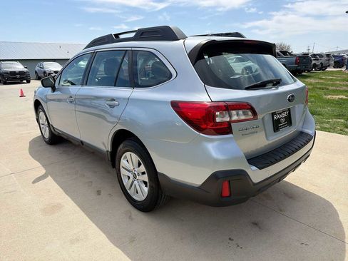 Used 2019 Subaru Outback 2.5i AWD/4WD image 4