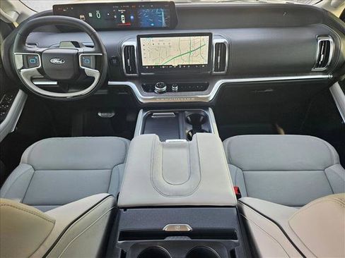 New 2025 Ford Expedition Platinum w/ Platinum Ultimate Package image 15