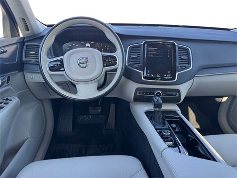 Used 2020 Volvo XC90 T5 Momentum w/ Protection Package Premier image 22