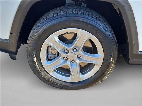 Used 2023 Jeep Compass Sport image 21