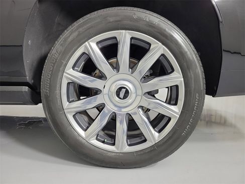 Used 2021 Cadillac Escalade ESV Premium Luxury Platinum image 10