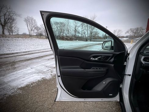 Used 2018 GMC Acadia SLT image 23