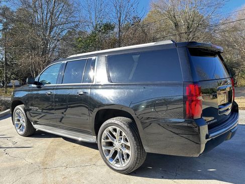 Used 2016 Chevrolet Suburban LTZ image 10