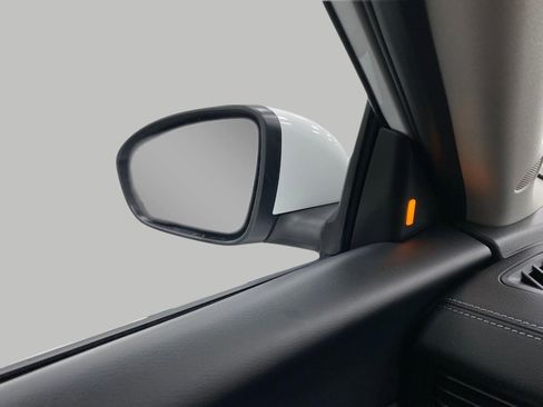 Used 2025 Nissan Sentra SV image 19