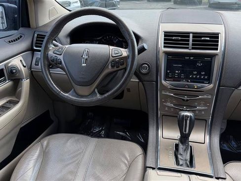 Used 2011 Lincoln MKX 2WD w/ 101A Rapid Spec Order Code image 18
