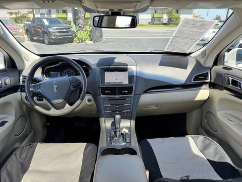 Used 2017 Lincoln MKT AWD w/ Technology Package image 40