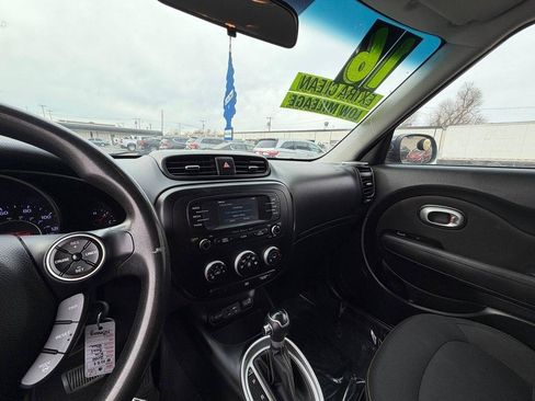 Used 2016 Kia Soul + FWD image 32
