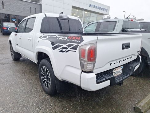 Used 2023 Toyota Tacoma TRD Sport V6 image 4