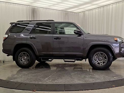 Used 2021 Toyota 4Runner Venture image 6