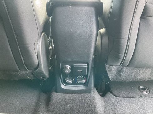 Used 2019 Ford Transit Connect XLT image 29