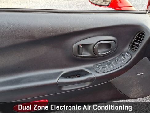 Used 1999 Chevrolet Corvette Convertible w/ Memory Pkg image 11