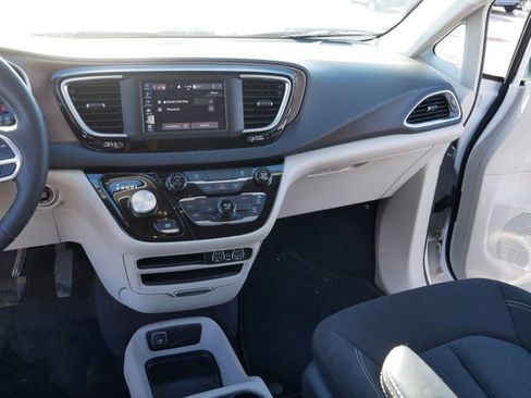 Used 2023 Chrysler Voyager LX image 24