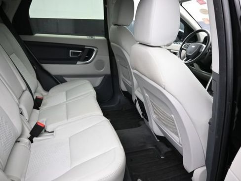 Used 2017 Land Rover Discovery Sport SE AWD/4WD image 15