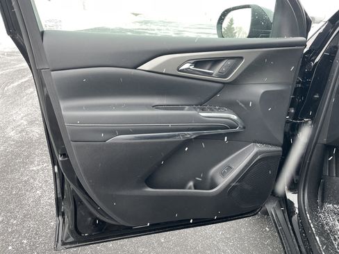 Used 2025 Chevrolet Traverse LT w/ Sun and Wheel Package image 21