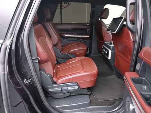 Used 2022 Ford Expedition Max Limited image 11