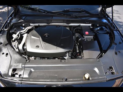 Used 2017 Volvo S90 T5 Momentum w/ Vision Package FWD image 40