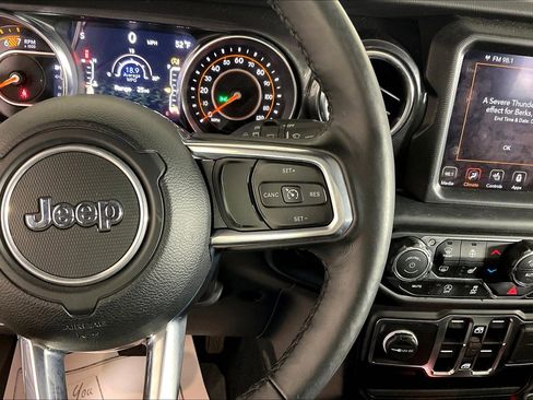 Used 2021 Jeep Wrangler Unlimited Sahara image 18