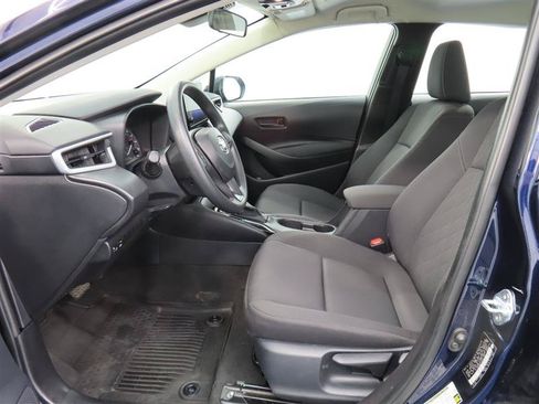 Used 2025 Toyota Corolla LE FWD image 13