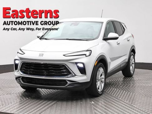 Used 2024 Buick Encore GX Preferred FWD image 1