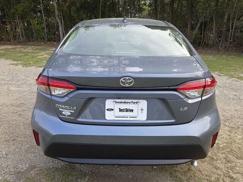 Used 2025 Toyota Corolla LE image 12