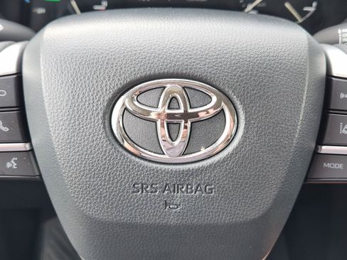 Used 2026 Toyota Sienna XLE FWD image 35