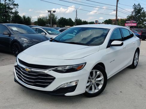 Used 2023 Chevrolet Malibu LT image 2