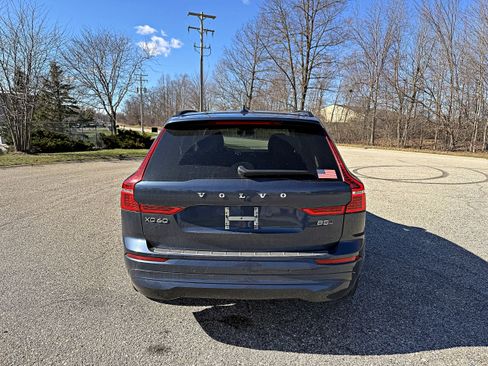 Used 2023 Volvo XC60 B5 Core w/ Climate Package image 8