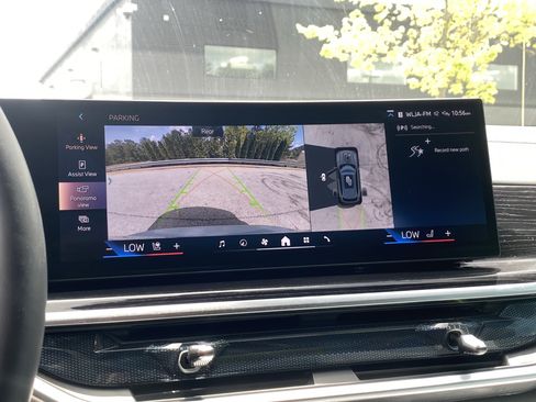 Used 2025 BMW X5 sDrive40i w/ M Sport Package image 32