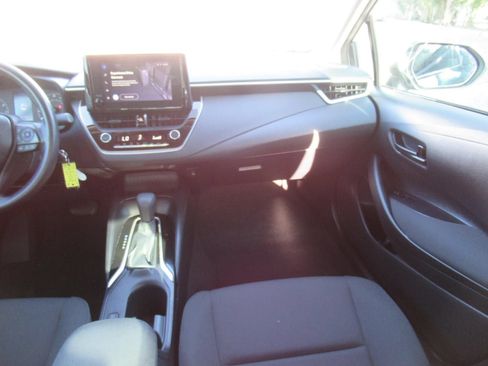 Used 2025 Toyota Corolla LE FWD image 14