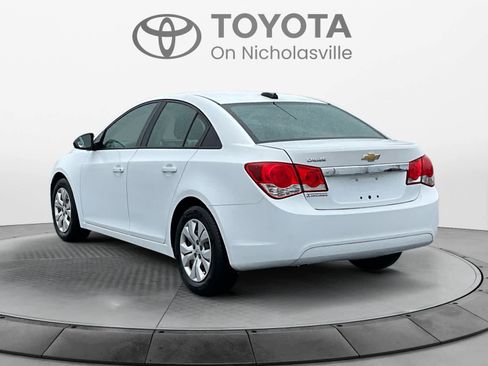 Used 2016 Chevrolet Cruze LS image 4