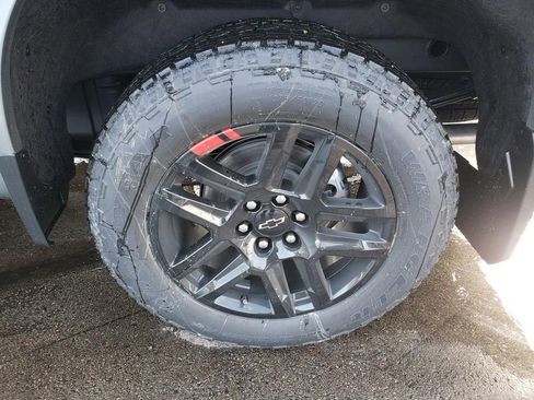New 2026 Chevrolet Silverado 1500 RST w/ Redline Edition AWD/4WD image 12
