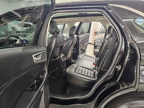 Used 2018 Ford Edge SEL w/ Equipment Group 201A image 34