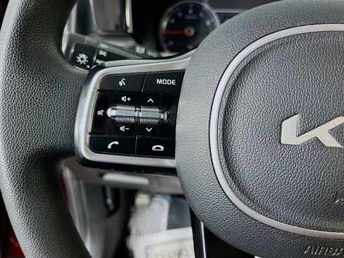 Used 2022 Kia Sorento LX FWD image 15