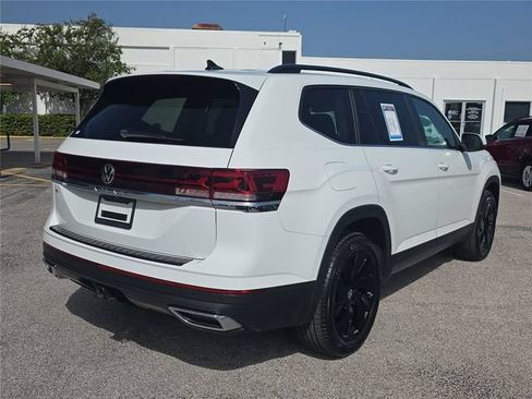 Used 2024 Volkswagen Atlas SE FWD image 3
