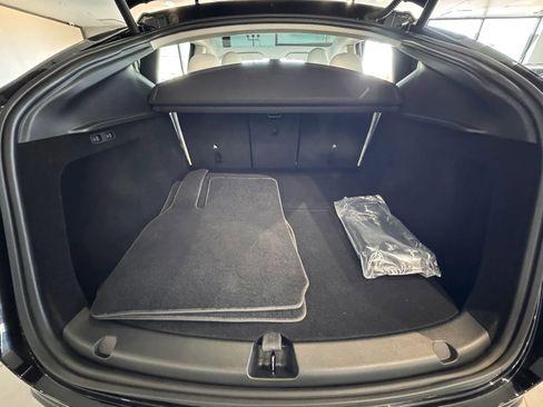 Used 2023 Tesla Model Y Long Range image 20