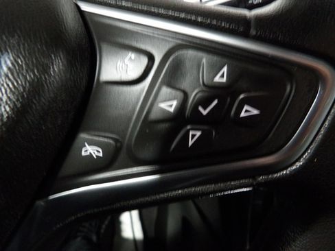 Used 2018 Chevrolet Equinox LS FWD image 18