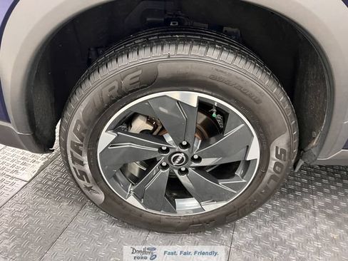 Used 2025 Nissan Rogue SV AWD/4WD image 15