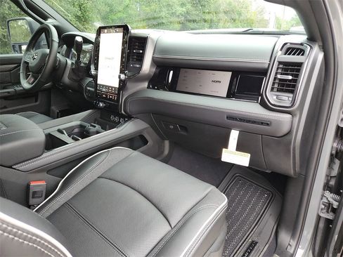 New 2026 RAM 2500 Limited image 12