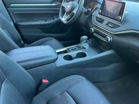 Used 2022 Nissan Altima 2.5 SV image 17