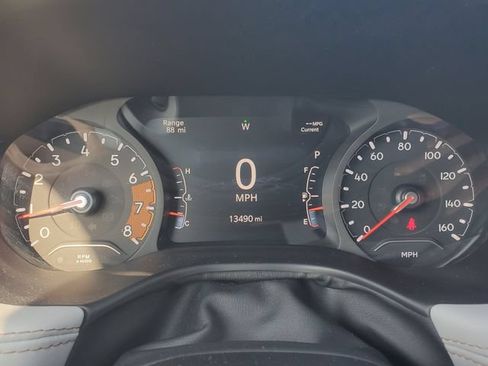 Used 2023 Jeep Compass Limited AWD/4WD image 11