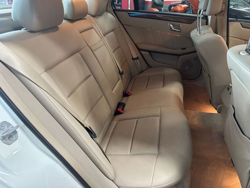 Used 2010 Mercedes-Benz E 350 4MATIC Sedan image 76