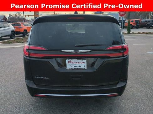 Used 2024 Chrysler Pacifica Touring-L image 5