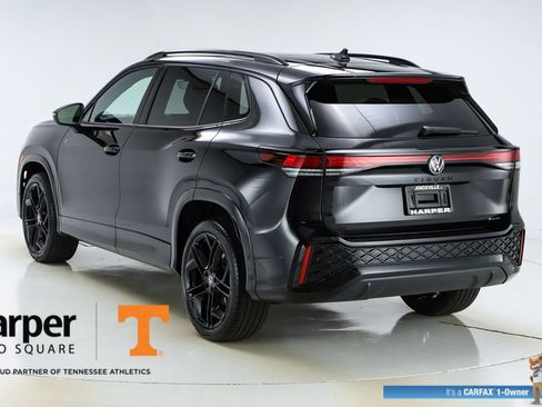 Used 2025 Volkswagen Tiguan SE R-Line image 46