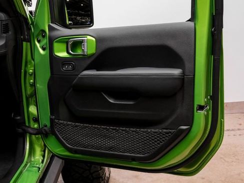 Used 2025 Jeep Wrangler Unlimited Rubicon 392 image 79