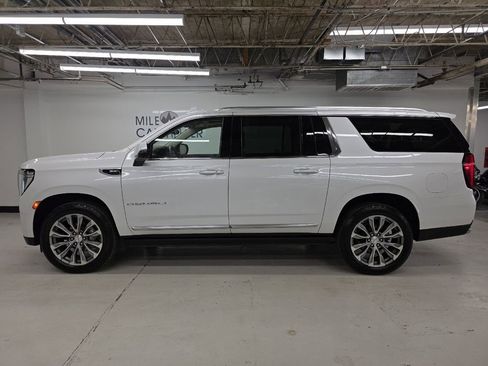 Used 2021 GMC Yukon XL Denali w/ Denali Premium Package AWD/4WD image 6
