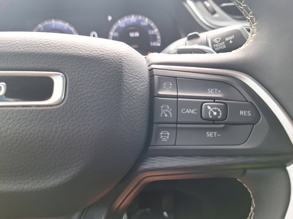 Used 2024 Jeep Grand Cherokee L Laredo AWD/4WD image 17