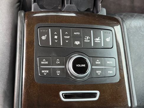 Used 2012 Hyundai Equus Signature image 17