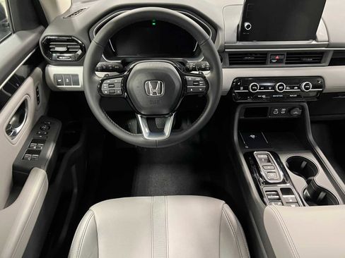 New 2025 Honda Pilot EX-L image 16